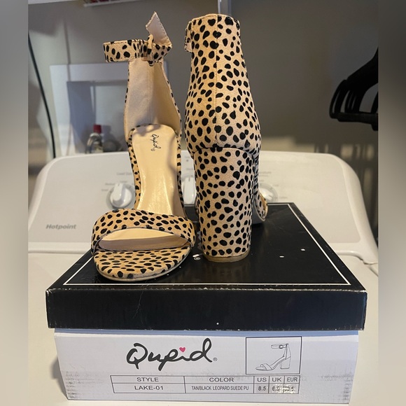 Cheetah heels - Picture 2 of 3